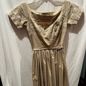 1960’s Vintage Mr Morts Beige/Tan xs - small Dress Harzfelds of Kansas City
